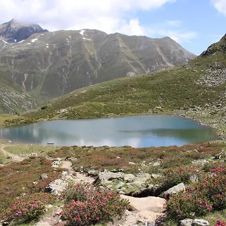 Gastehaus Landhaus Tyrol Грис-им-Зельрайн