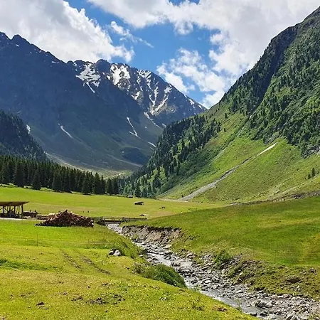 Gaestehaus Tyrol 3* غريس ام سيلراين