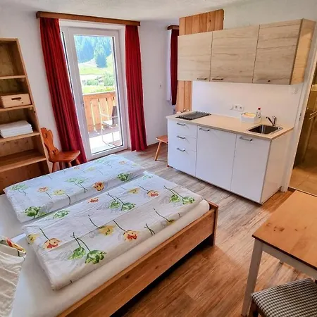 Gastehaus Landhaus Tyrol 3* Грис-им-Зельрайн