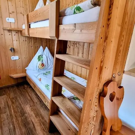 Gastehaus Landhaus Tyrol Гостевой дом Грис-им-Зельрайн