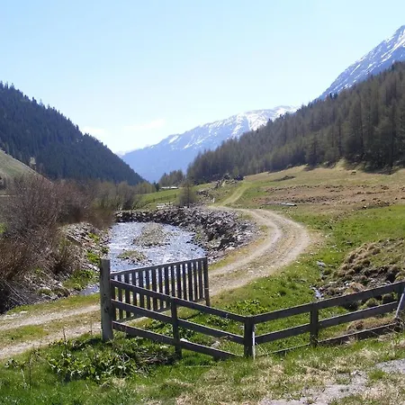 Gastehaus Landhaus Tyrol 3* Грис-им-Зельрайн