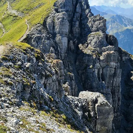 Gastehaus Landhaus Tyrol Гостевой дом