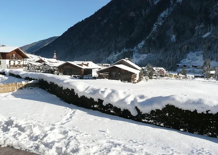 Gaestehaus Tyrol Casa de hóspedes 3*