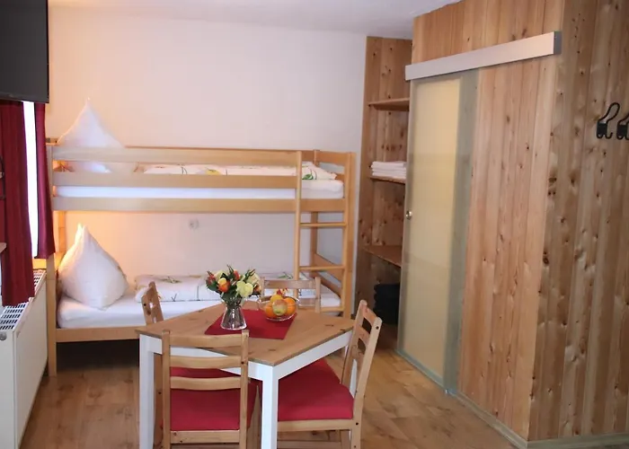 Casa de hóspedes Gaestehaus Tyrol 3*