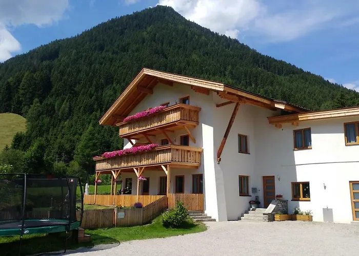 Gaestehaus Tyrol Casa de hóspedes 3*