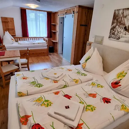 Gaestehaus Tyrol Vendégház